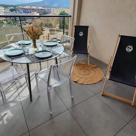Apartment T2 Moderne Avec Clim, Terrasse Et Parking Au Coeur De Calvi - Fr-1-719-1
